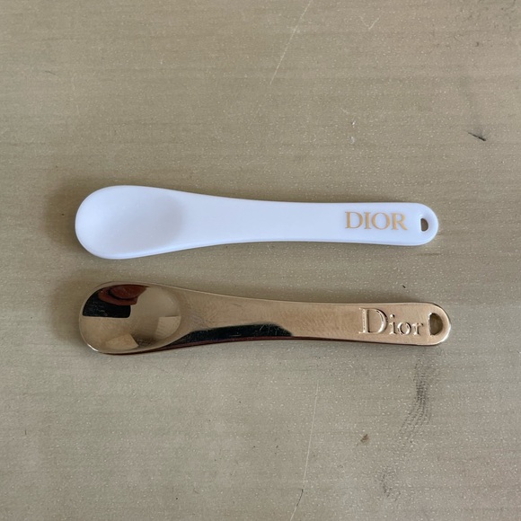 Dior mini spoon. Can add a necklace for a bit more - Picture 2 of 3